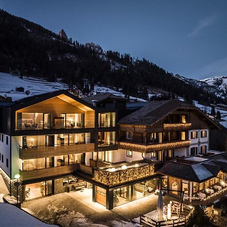 Hotel Ladinia Dolomites View Pozza di Fassa Eksteriør bilde