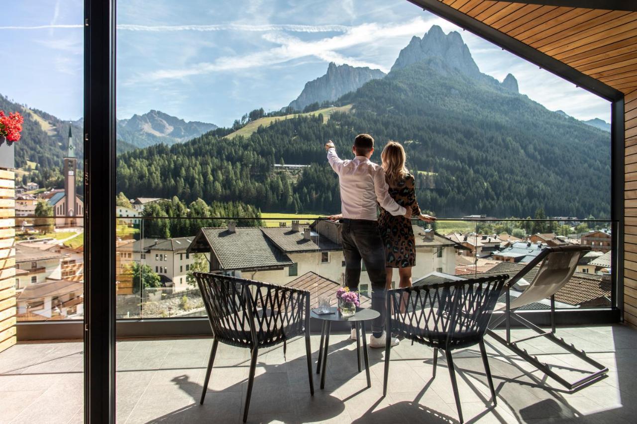 Hotel Ladinia Dolomites View Pozza di Fassa Eksteriør bilde