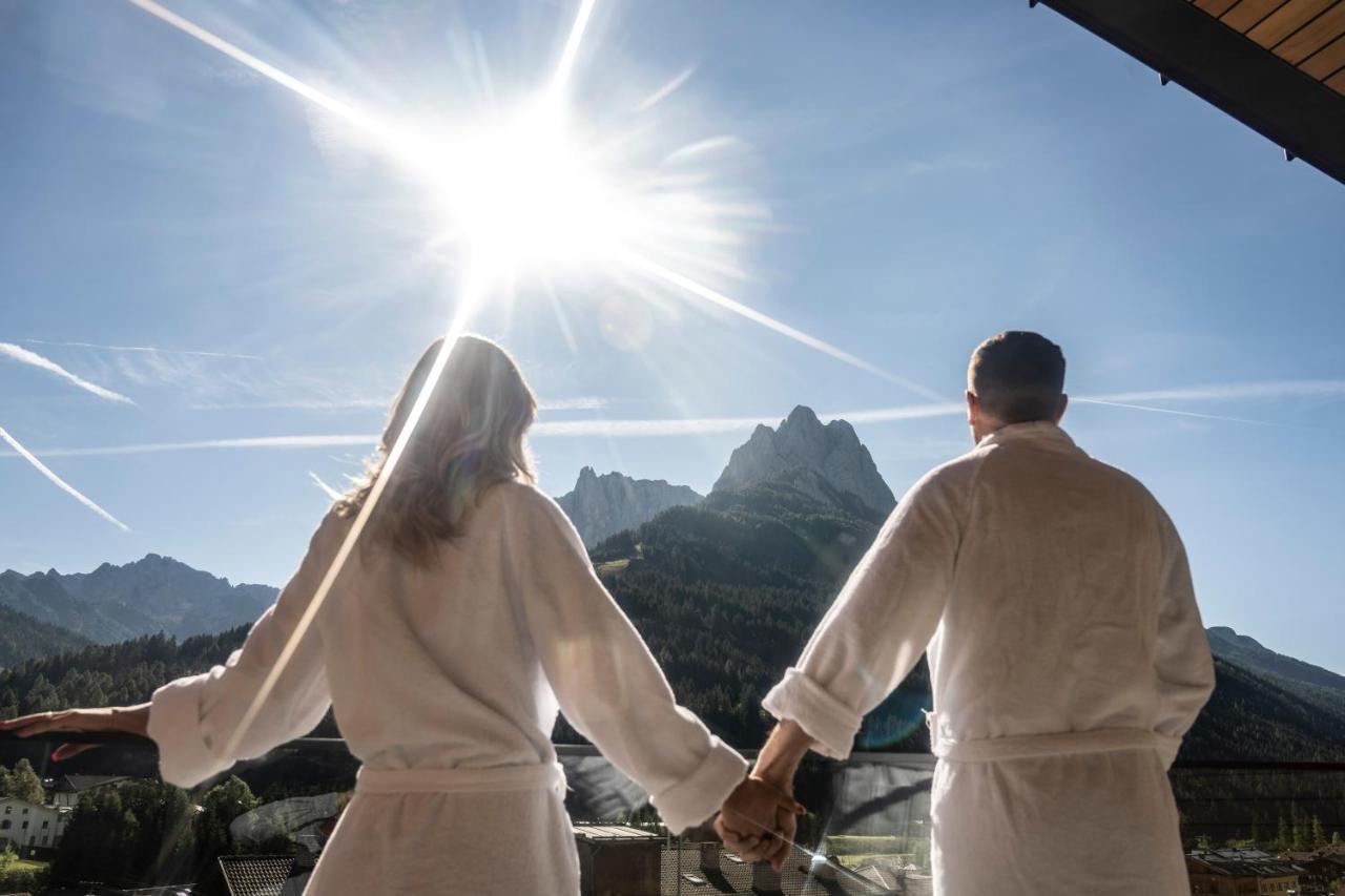 Hotel Ladinia Dolomites View Pozza di Fassa Eksteriør bilde