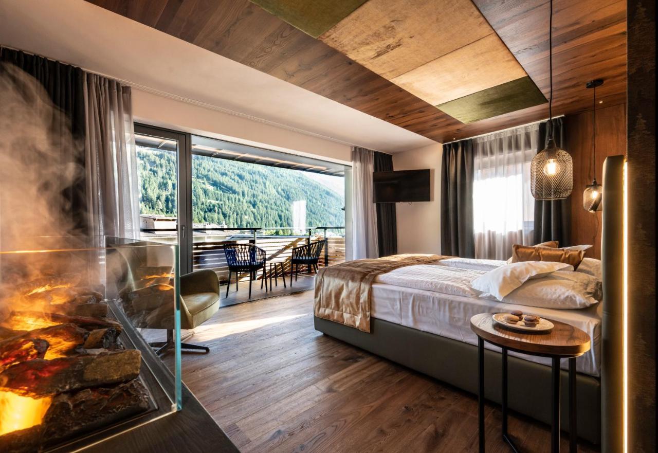 Hotel Ladinia Dolomites View Pozza di Fassa Eksteriør bilde