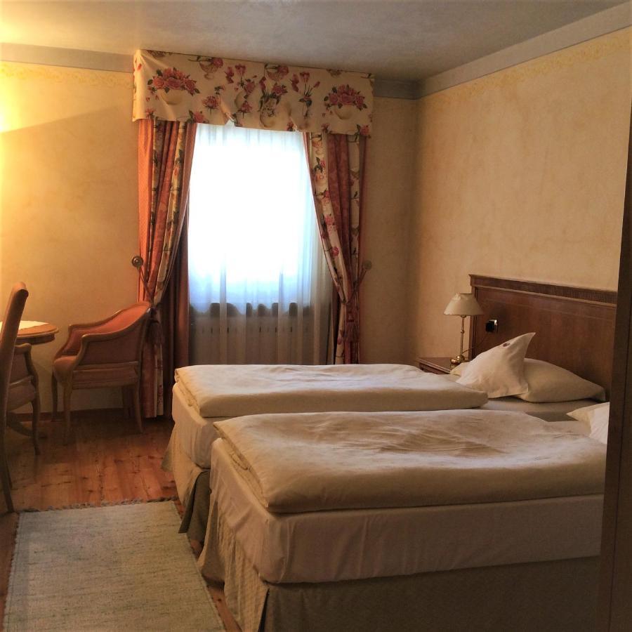 Hotel Ladinia Dolomites View Pozza di Fassa Eksteriør bilde